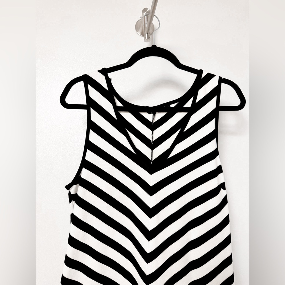 Peach Work Gym Play Kameo Striped Sleeveless Midi Dress Black and‎ White Medium - Picture 3 of 7